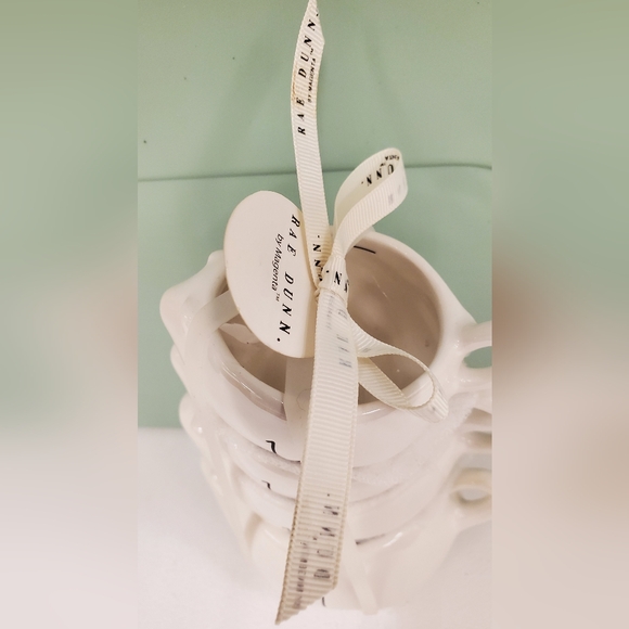 New Rae Dunn white ceramic piggy measuring cup set - Picture 2 of 2